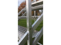 Jurytrap 8 zitplaatsen detail deelbaar