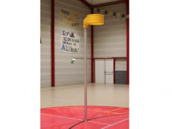 Korfbalpaal insteek binnen
