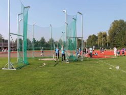 Discus-Hamerslingerkooi voorzijde