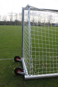 Ingefreesd doel detailfoto met wielen