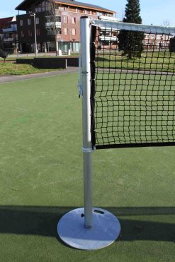 Beach tennis met voetplaat