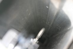 Padel paal in RAL9005 zwart inwendig windwerk